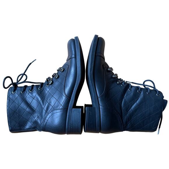 Guess Black Quilted Chain Lace Up Combat Boots Size 9 Grunge Utility Biker Moto - Picture 10 of 10